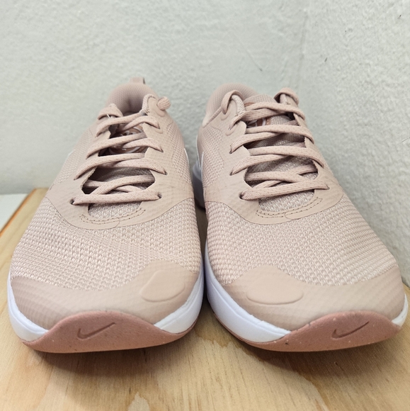 Womens NIKE CITY REPUBLIC TRAINING Pink Oxford/Barely Rose DA1351 604 - Picture 2 of 8